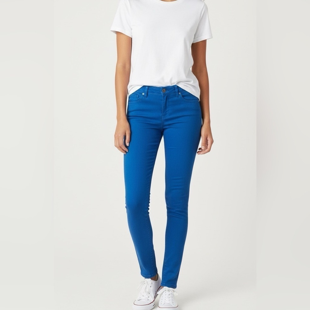 🎉HP🎉BDG Urban outfitters Women's blue skinny jeans